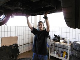KFZ Mechanikerin